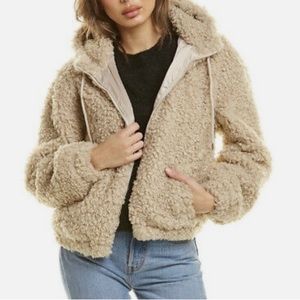 Walter Baker ‘Amanda’ hooded faux fur teddy bomber jacket size medium NWT